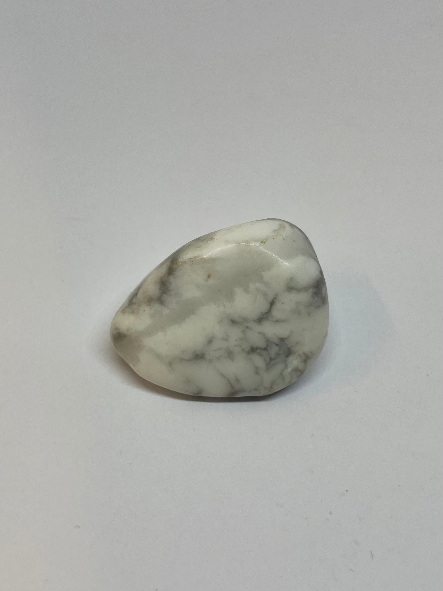 Howlite Tumble